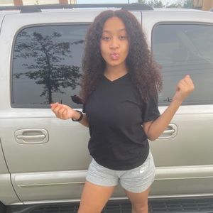 Meet your Posher, Velincia